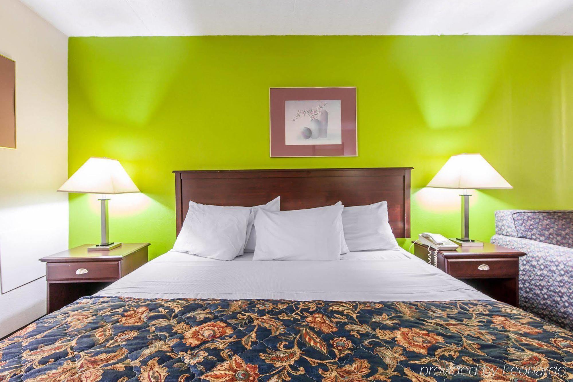 Days Inn By Wyndham Calhoun Ga I-75 And Us-41 Dış mekan fotoğraf