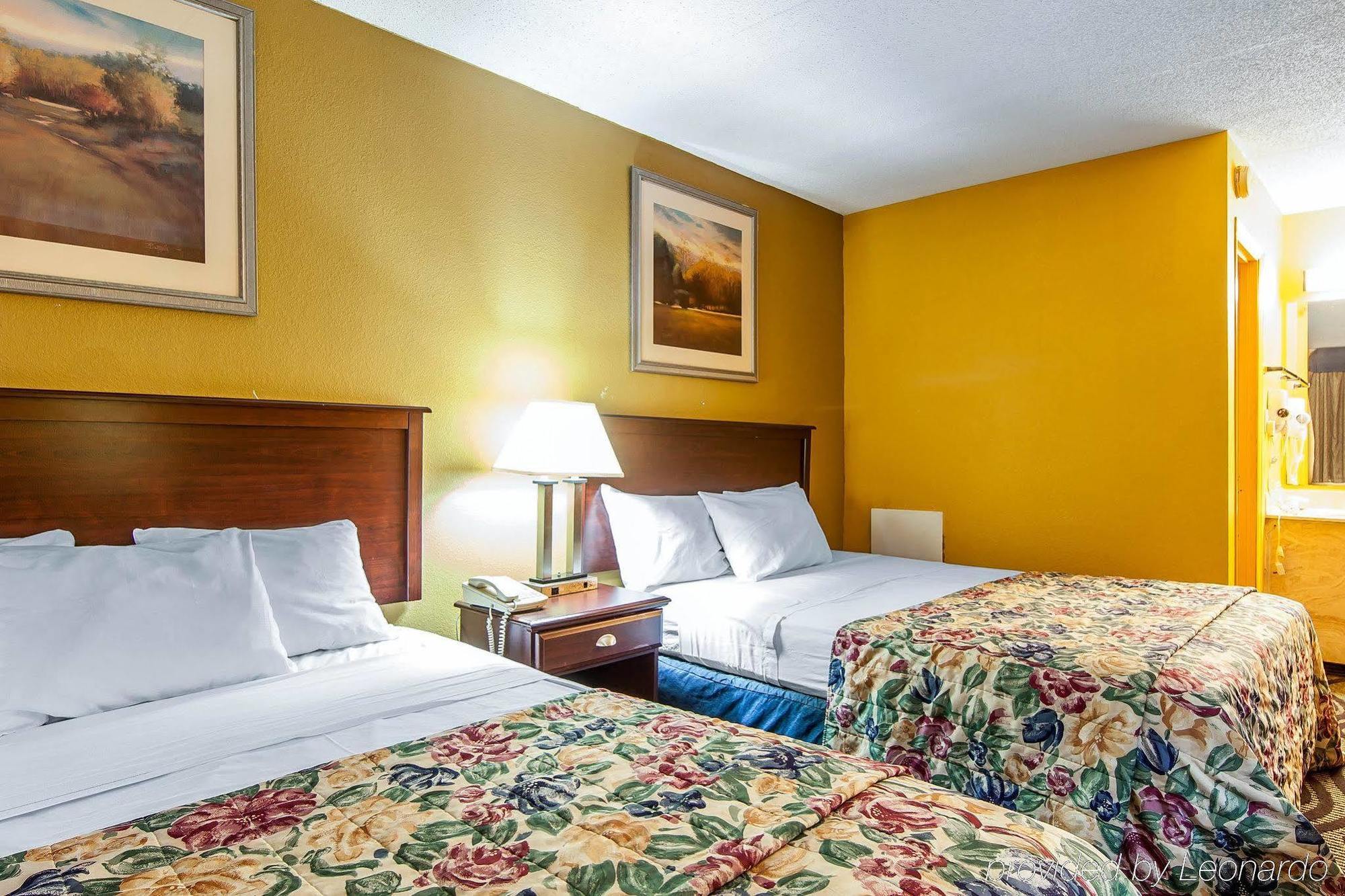 Days Inn By Wyndham Calhoun Ga I-75 And Us-41 Dış mekan fotoğraf