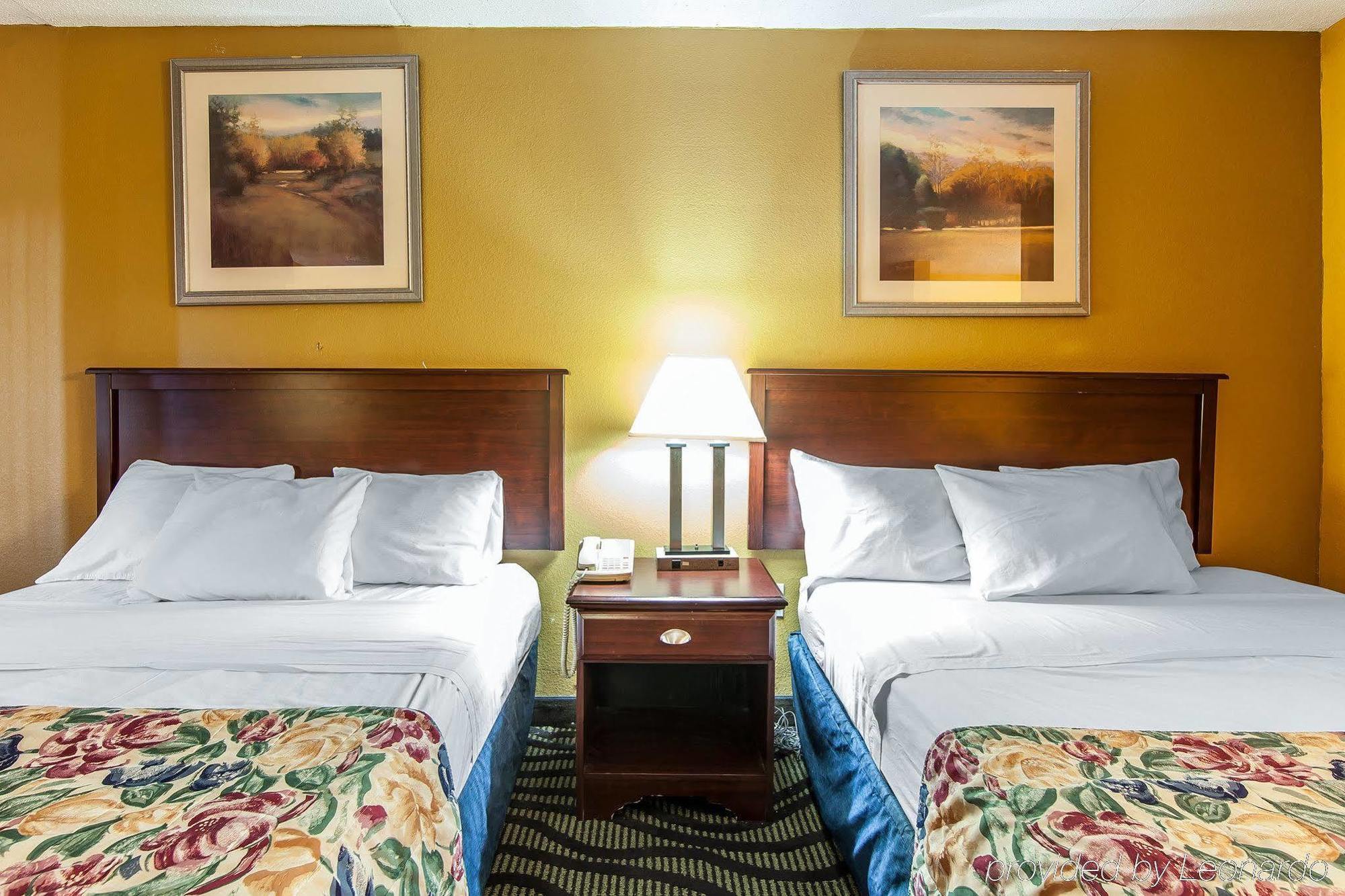 Days Inn By Wyndham Calhoun Ga I-75 And Us-41 Dış mekan fotoğraf