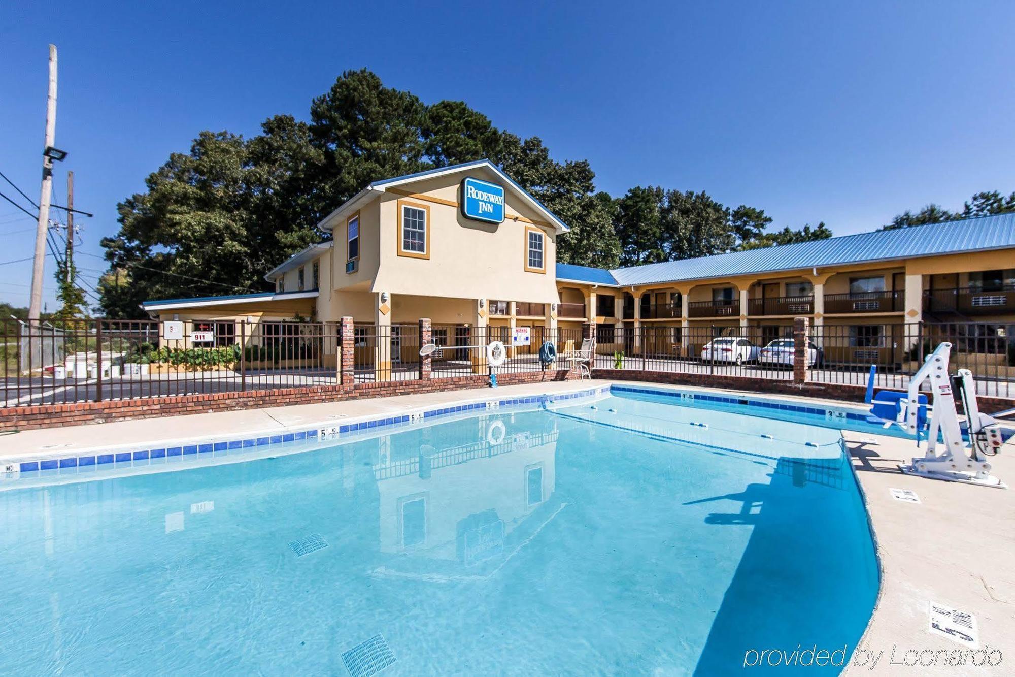 Days Inn By Wyndham Calhoun Ga I-75 And Us-41 Dış mekan fotoğraf